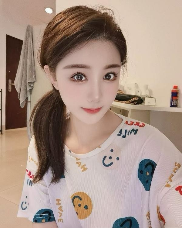 徐汇性感大胸颜值老师