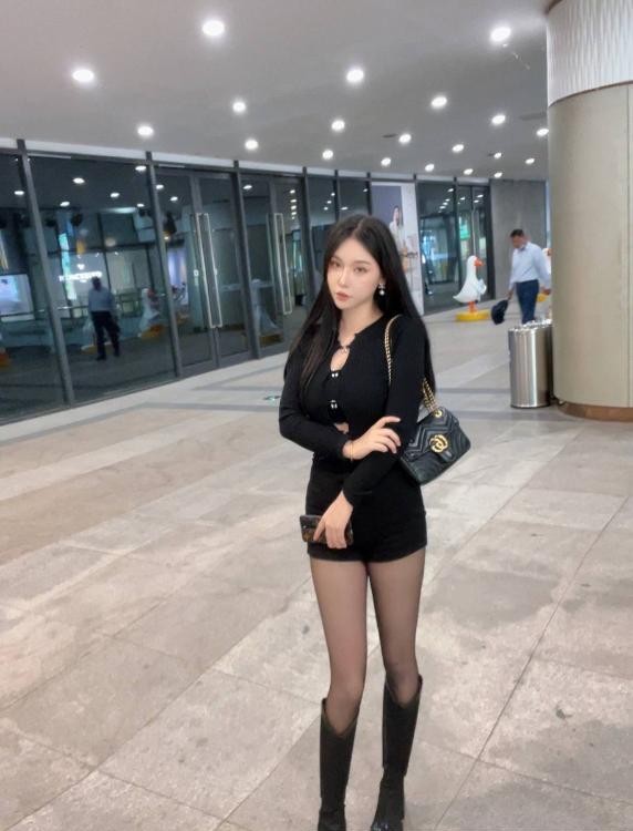 栖霞马群奈奈