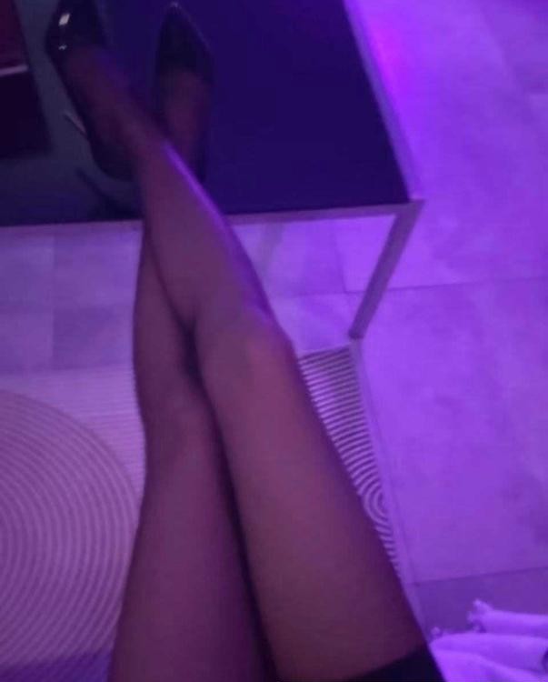 石路附近长腿骚女