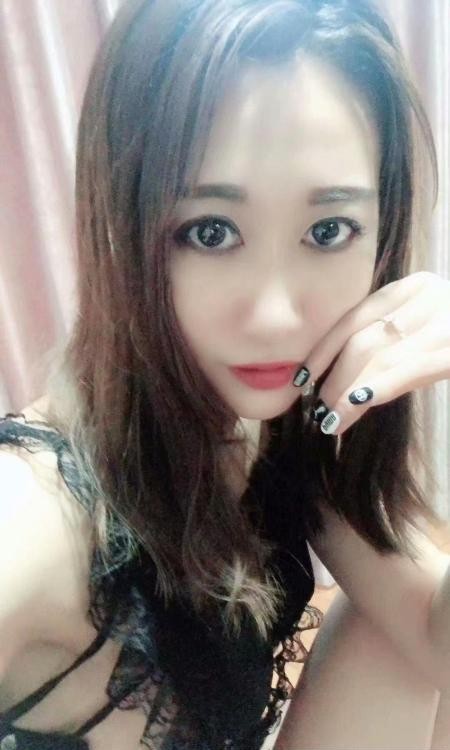 爱华路骚少妇