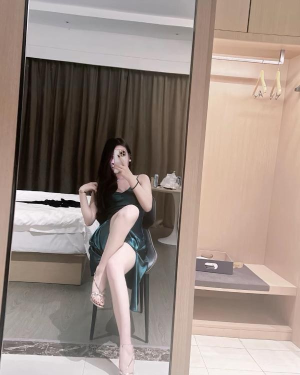 天河美腿骚女