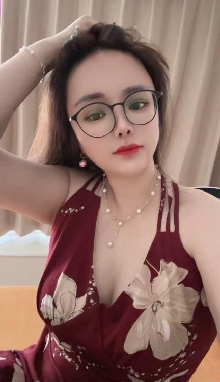 上城大奶涵涵