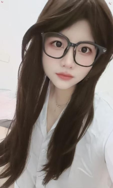 滨江眼睛妹子