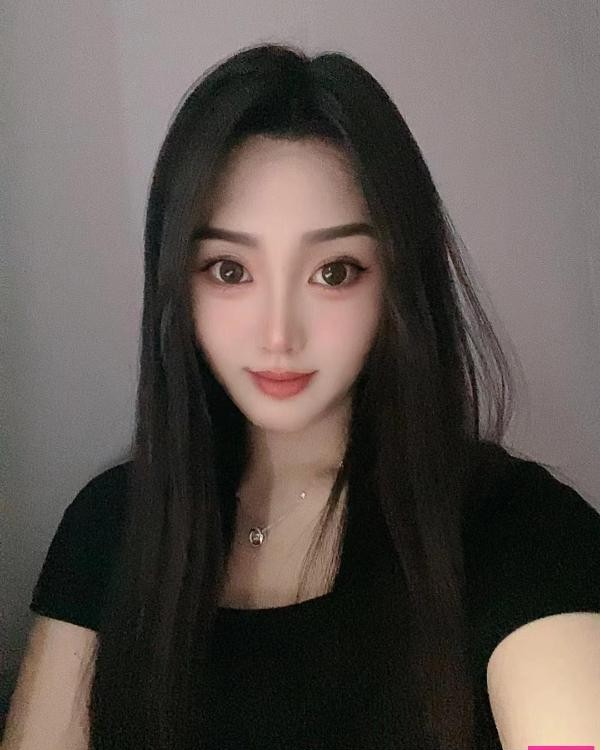 美乳小月