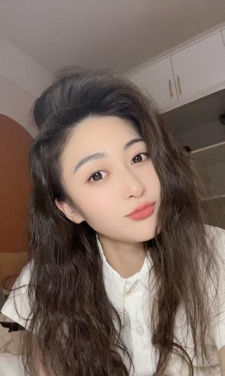 00 后极品御姐