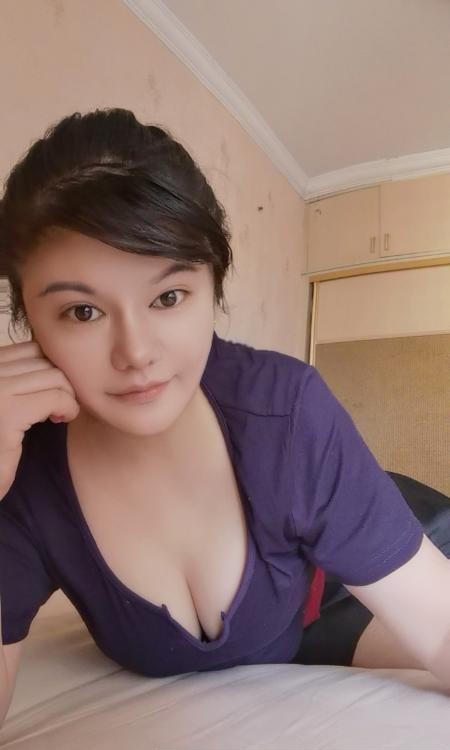 这大奶妹不错