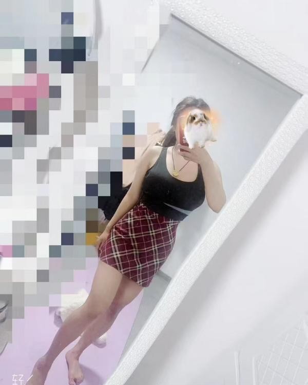 大波嫩妹静静