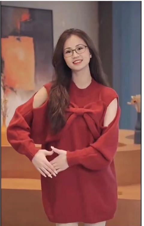 服务美女灿灿