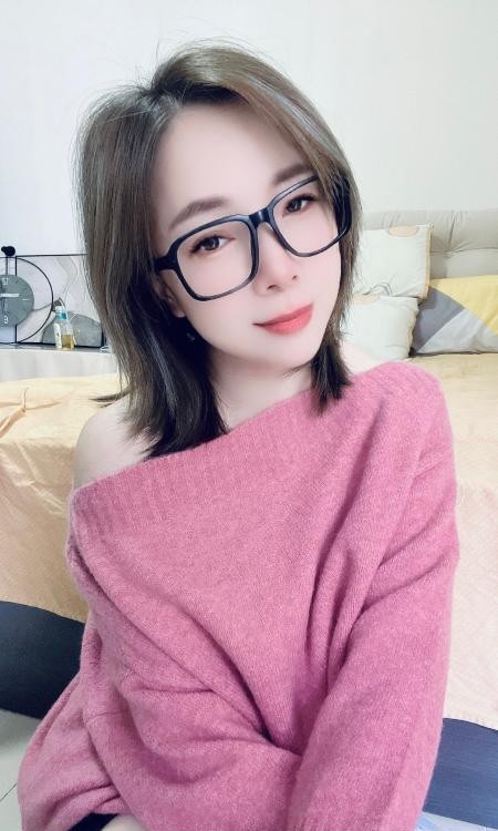 轻熟眼镜姐姐