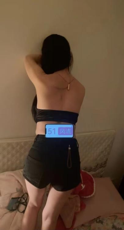 风骚的两姐妹