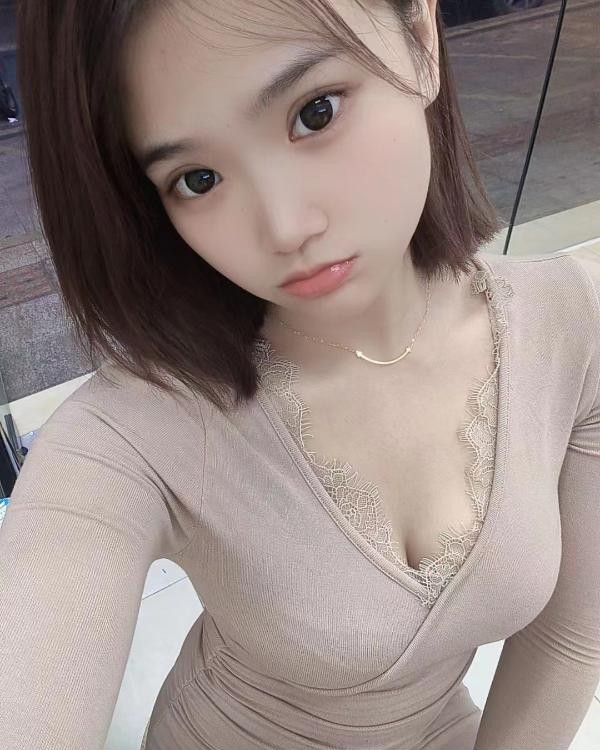 天河大胸妹子
