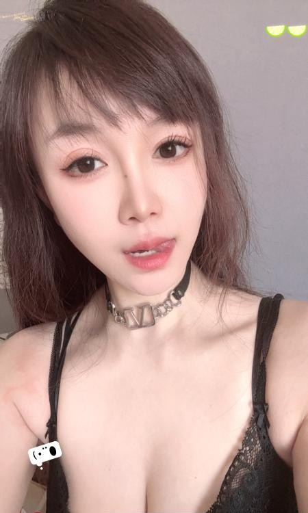 白嫩萌妹梦瑶