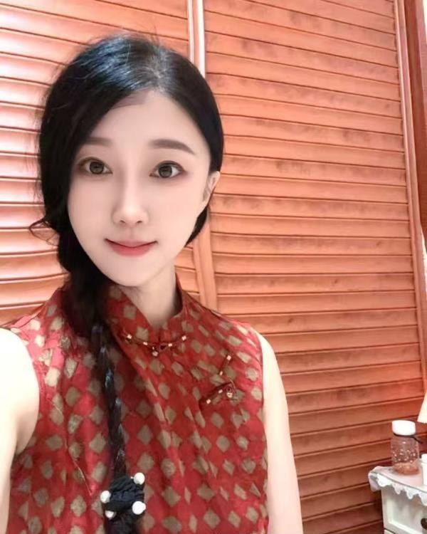 光谷风韵旗袍小仙女