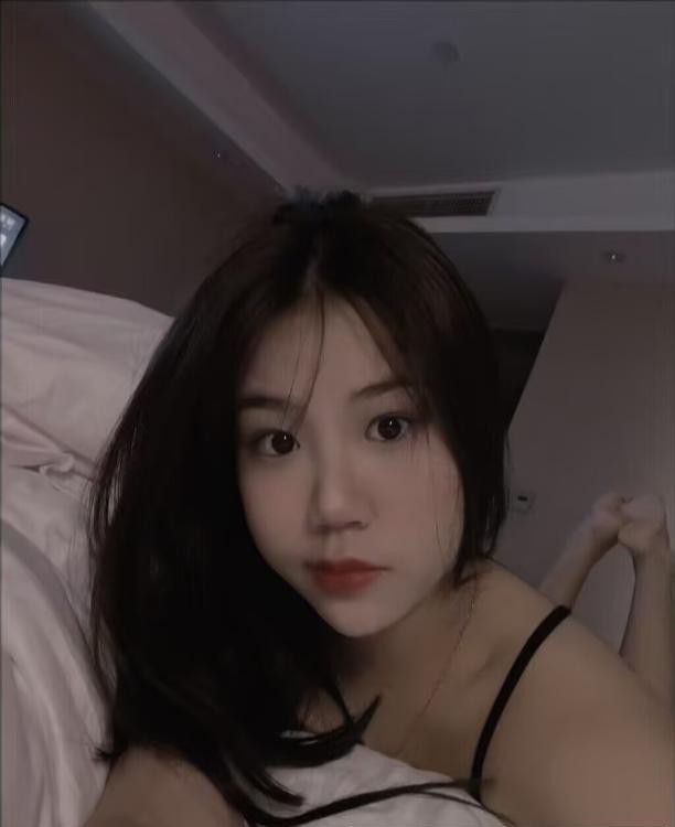 浦东舌吻嫩妹
