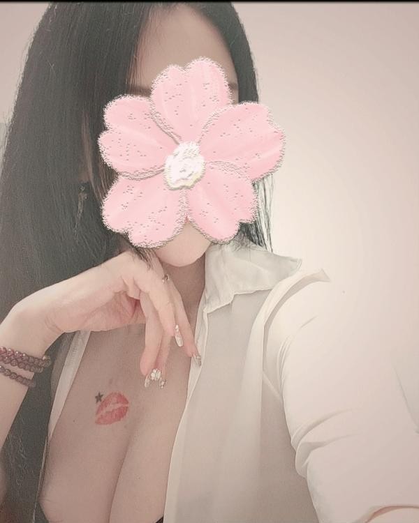 潭村巨乳气质少妇