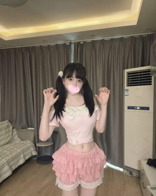 可爱迷人小萝莉爱宝