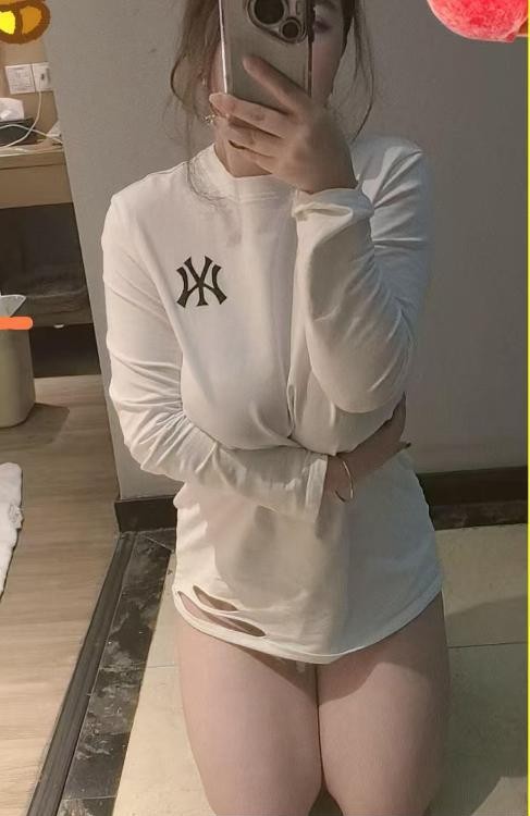一个大奶的宝藏女孩