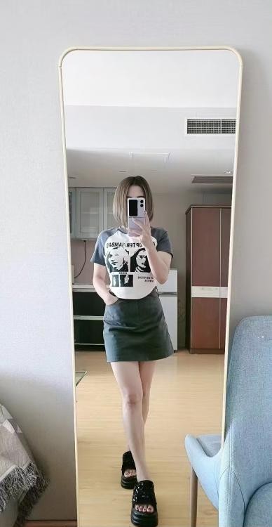 短发气质少妇梦梦