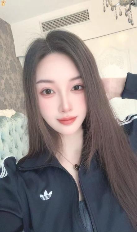 制服御姐Selina