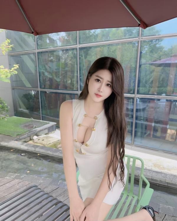 做服务的大胸少妇