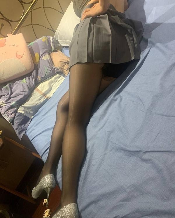 胶州西湖公园小妹