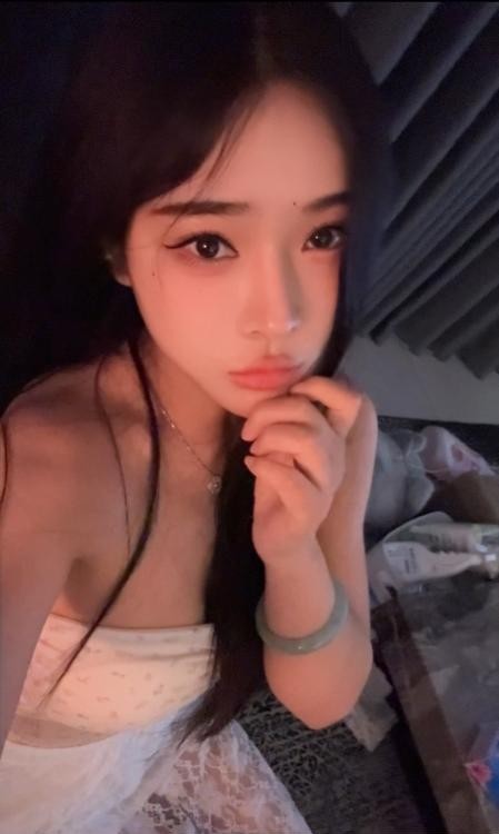 东站巨乳颜值小乔