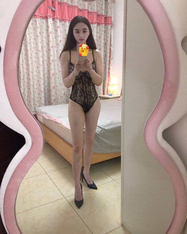 长腿小少妇