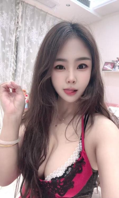 浦东骚货大白兔暮暮