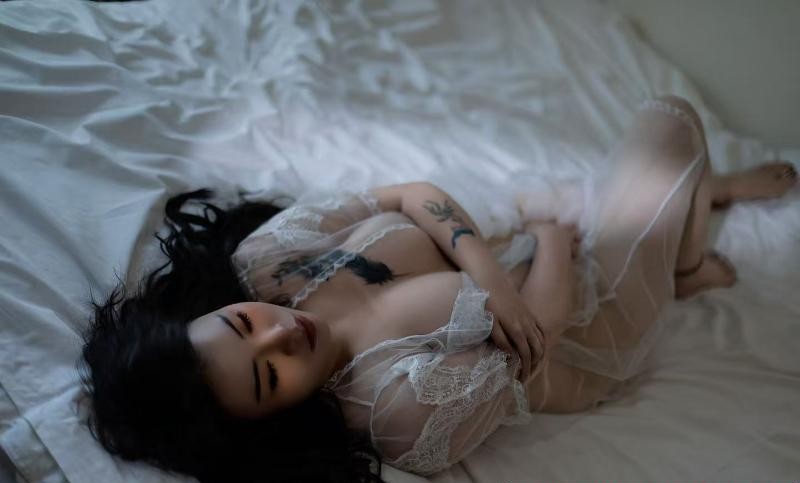 性感纹身大奶妹