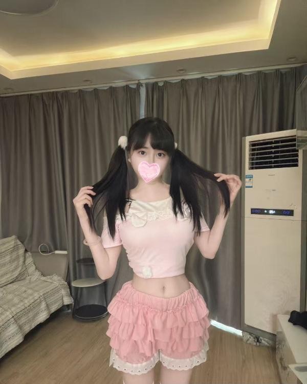 可爱迷人小萝莉爱宝