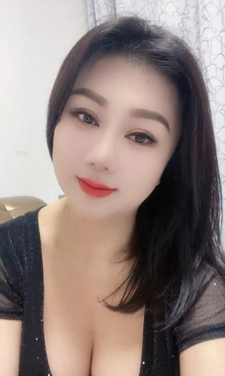返食老情人D杯素素