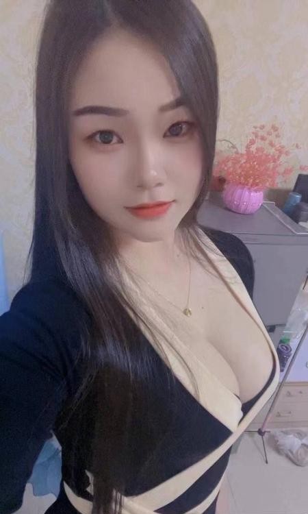 丰满圆润大奶老师