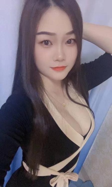 丰满圆润大奶老师