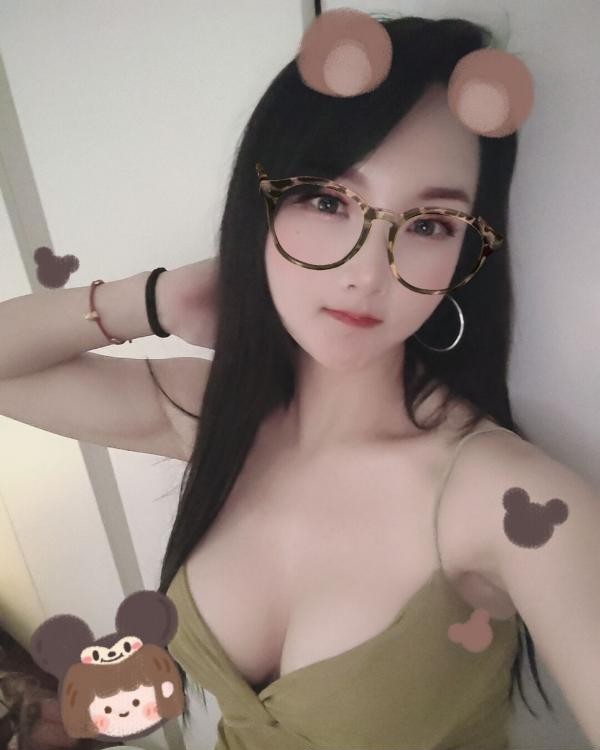 园区大奶柒柒