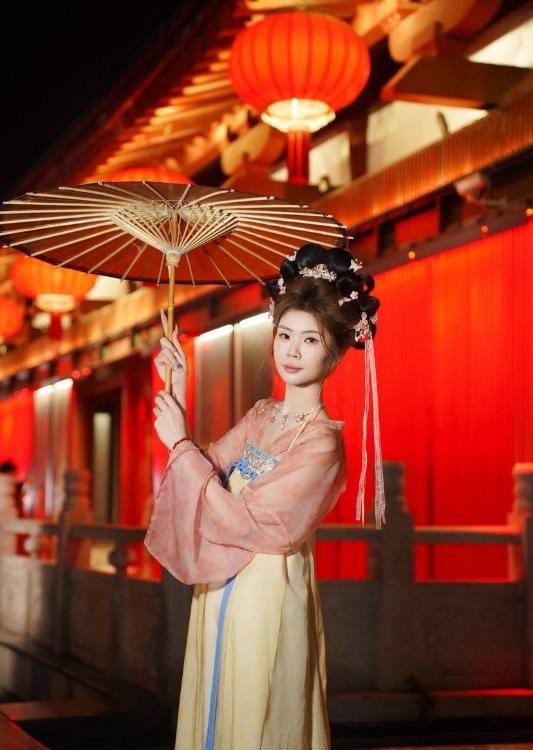 性价比女菩萨菲菲