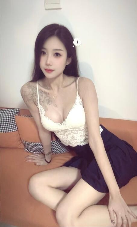 长腿黑丝俏佳人