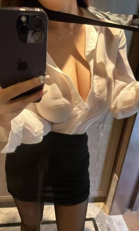 西安粉嫩喷水紧致甜妹
