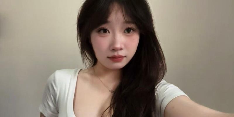 丰满零零后小妹
