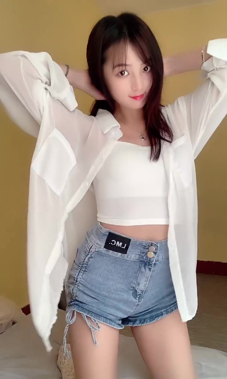邻家骚气小妹