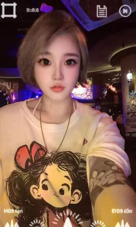 公明大奶高挑白净嫩妹