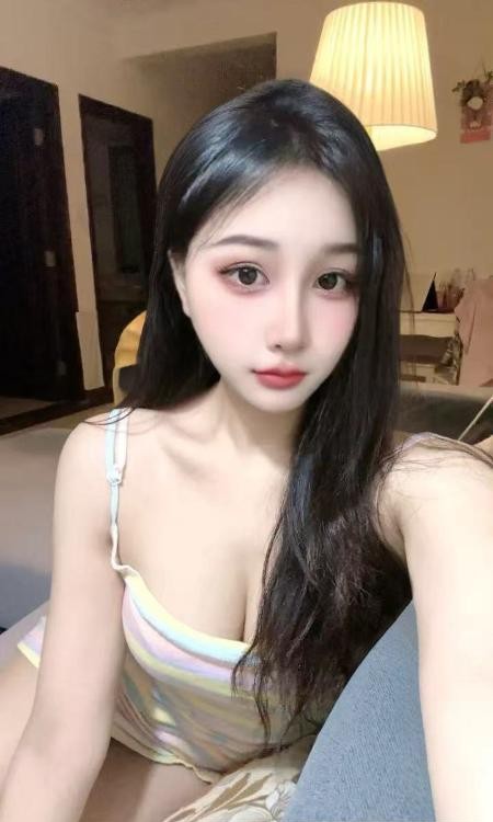 俏皮美妞苒苒