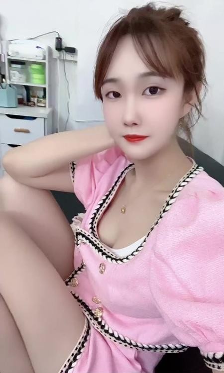 紧致多汁白虎妹