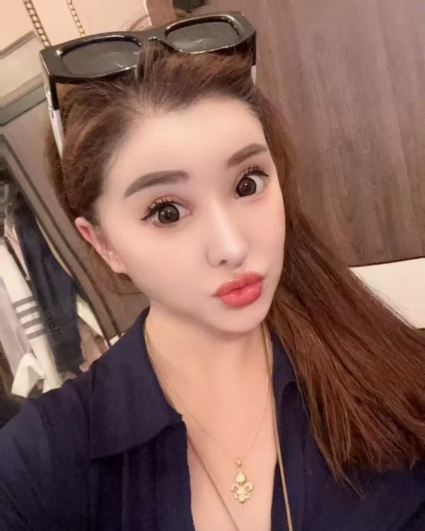 香坊玉足少妇