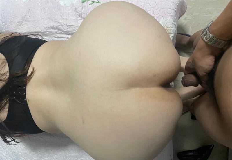 中出淫荡肥臀