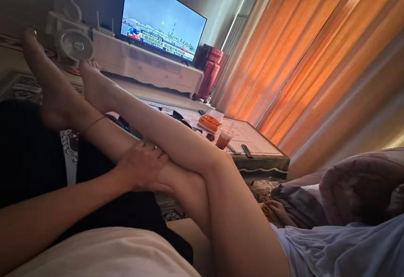 漂亮妹子依娜