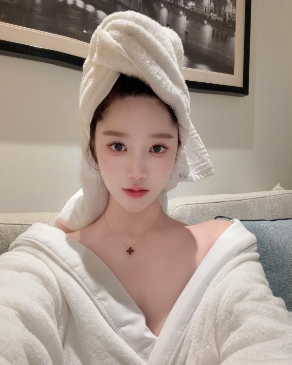 肤白貌美气质女友悠悠