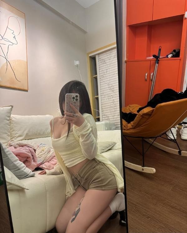 经开19岁肤白嫩妹