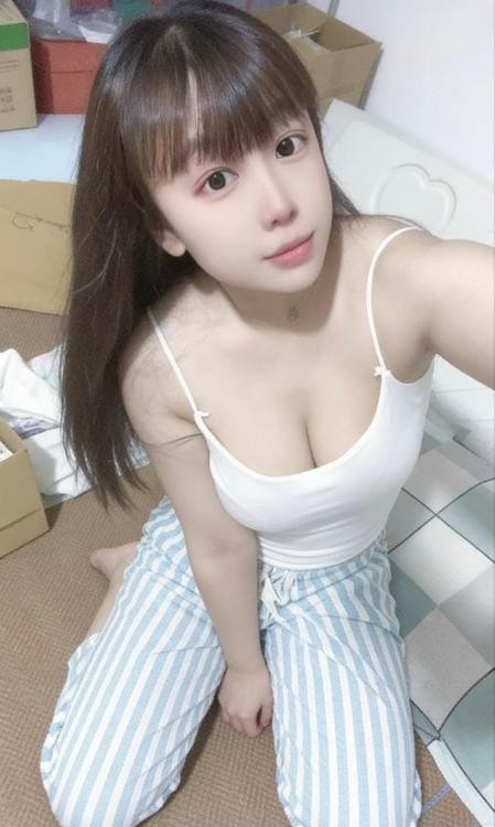 丰满朵朵老师