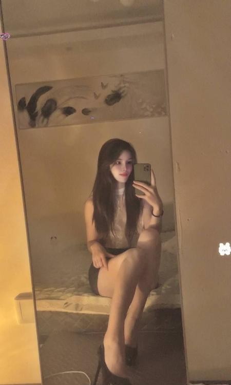 栖霞靓妹允儿
