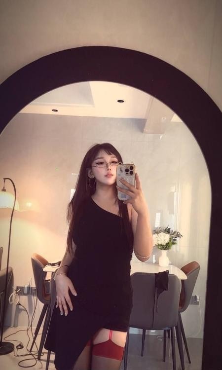 湖里性感诱惑眼镜妹